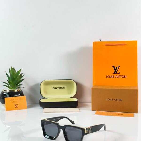 LV 96006 Gold Black