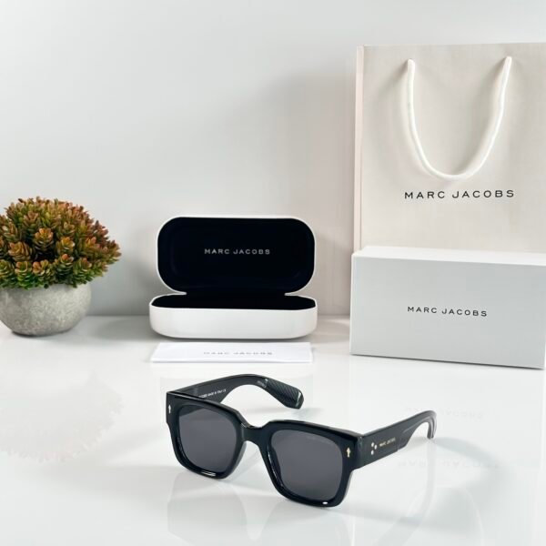 Marc Jacobs 1126 Shine Black
