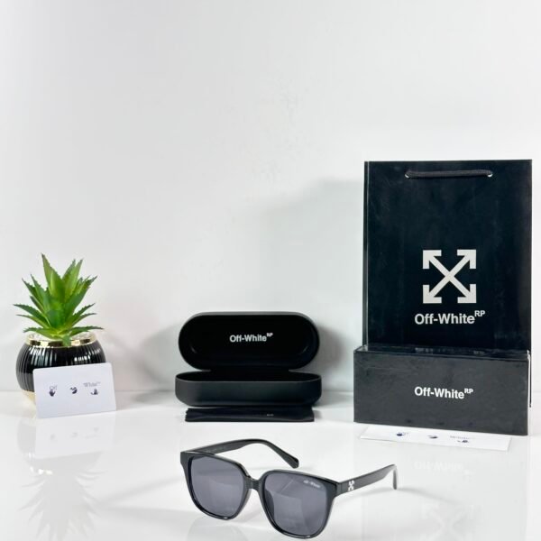 Off whit 2135 Black