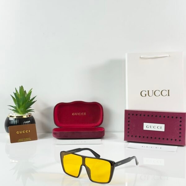GG 7110 Black Yellow