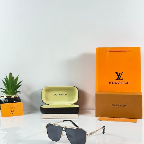 Loui Vuitton 2295 Gold Black