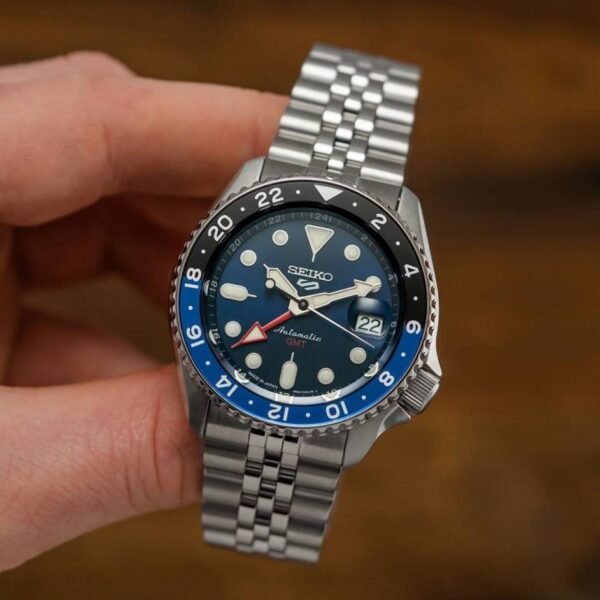 Seiko 5 Sports Japan Machine silver blue