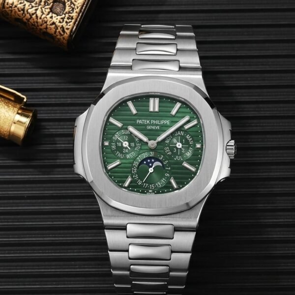 Pate_ek philippe Nautilus Chronograph silver Green