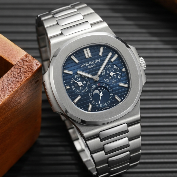 Pate_ek philippe Nautilus Chronograph silver blue