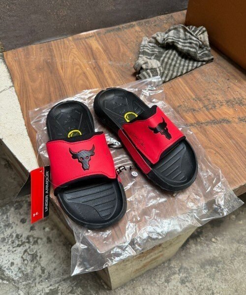 UNDER ARMOUR SLIDE