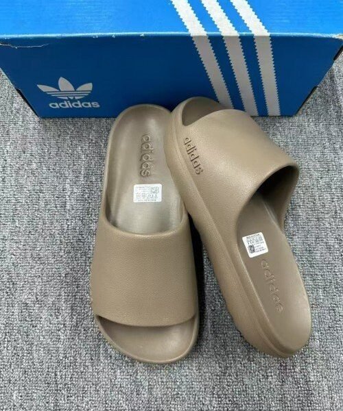 Adidass Yeezy Slide
