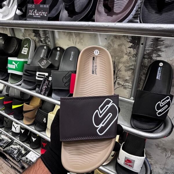 SKECHERS HYPEBURST ULTRA COMFORT.