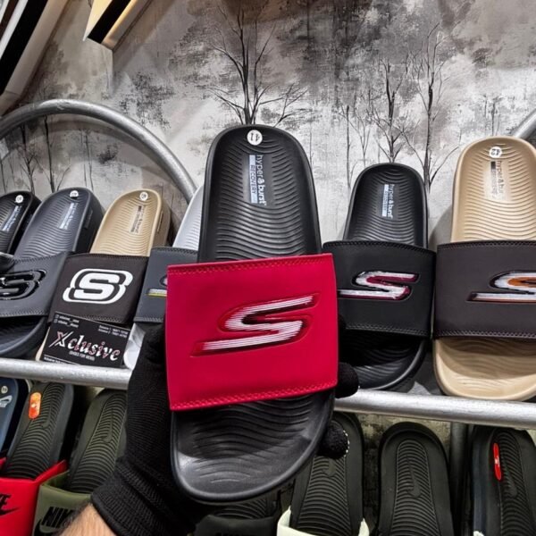 SKECHERS HYPEBURST ULTRA COMFORT.