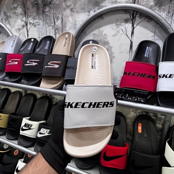 SKECHERS HYPEBURST ULTRA COMFORT.