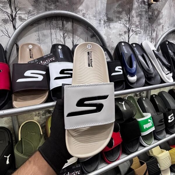 SKECHERS HYPEBURST ULTRA COMFORT.