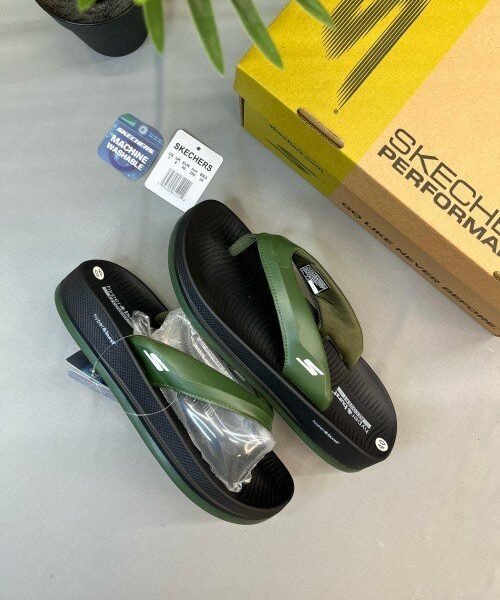 Skechers V-Shape Hyper Slides