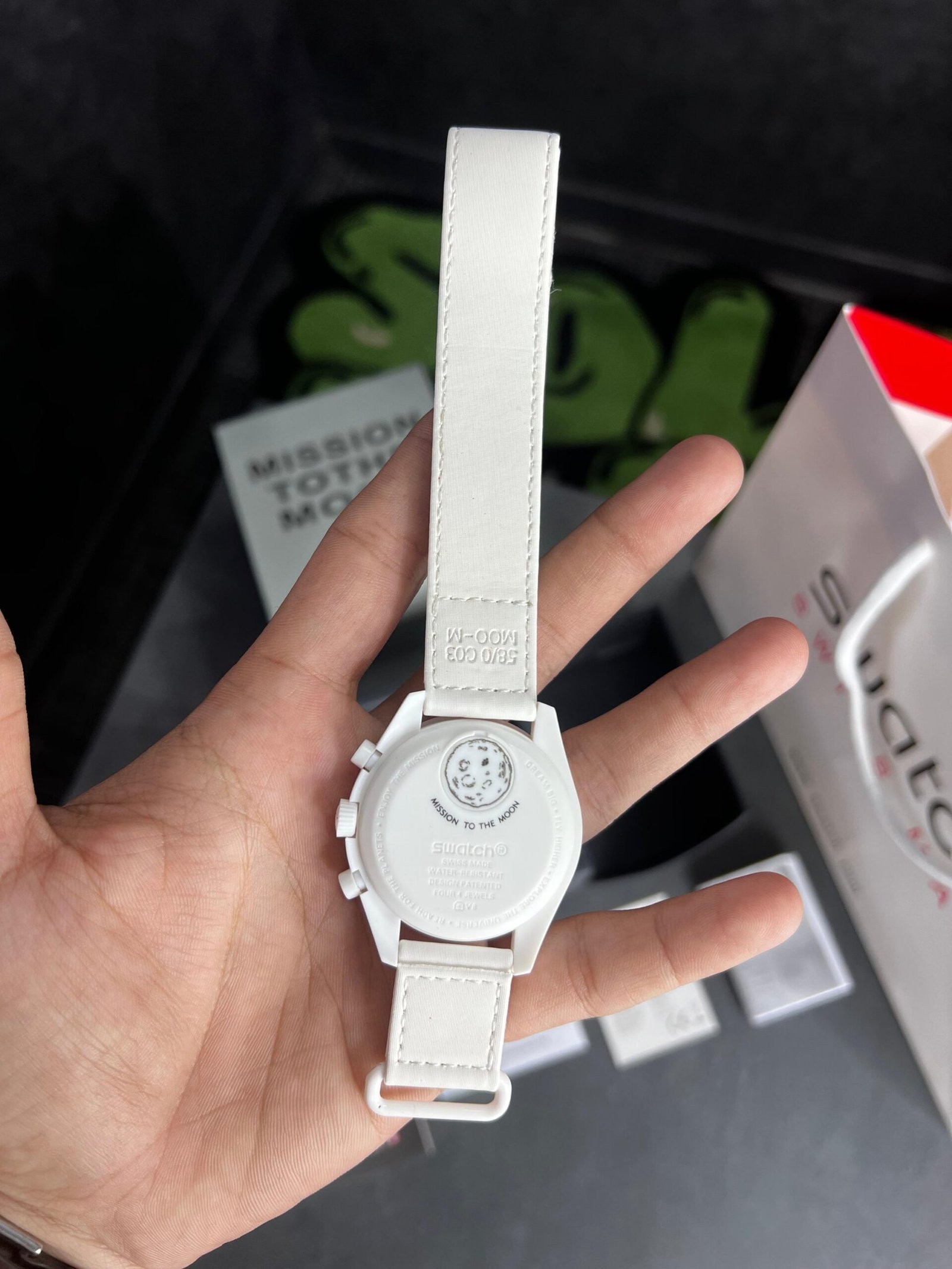 Swatch X Omega Bioceramic Moonswatch Mission To The Moon White With Kit - Image 4