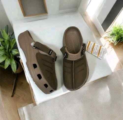 CROcSS YUKON CLOG TAN - Image 2