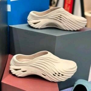 CrocsS Echo Wave Clogs Cream