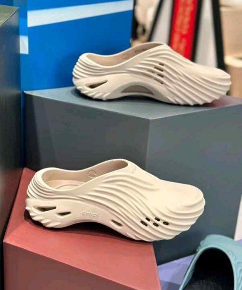 CrocsS Echo Wave Clogs Cream