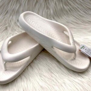 crocss MELLOW RECOVERY FLIP Flops Whites