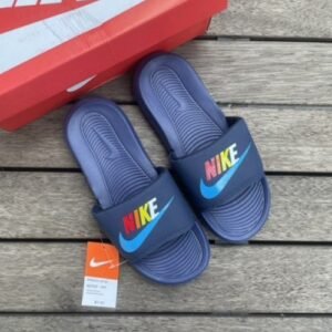 Nik_e Victori One Be True Blue Slide
