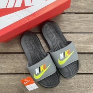 Nik_e Victori One Be True Grey Slide