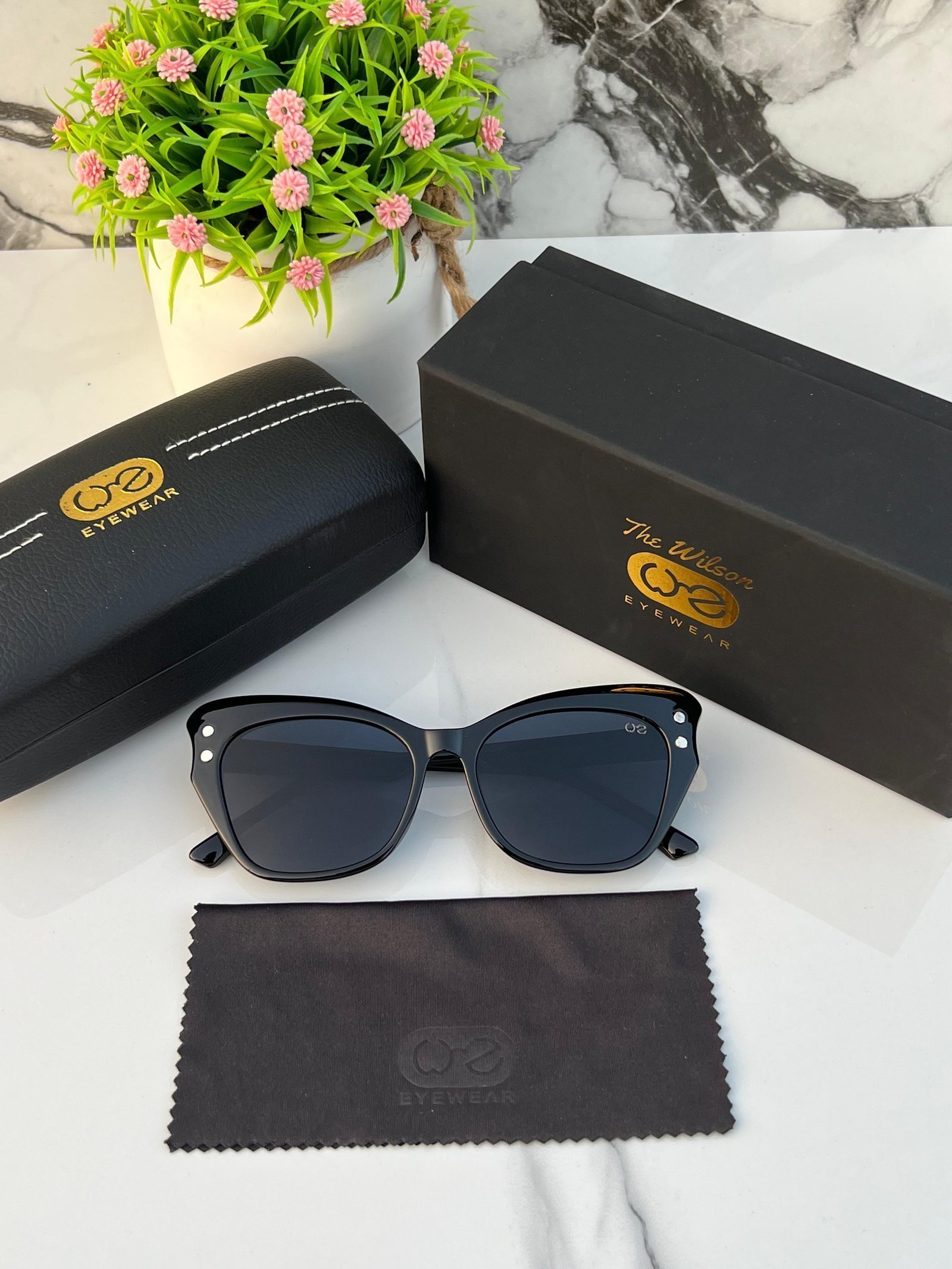 Branded The Wlson Cateye Full Black Sunglasses (With Original Kit) - Image 2