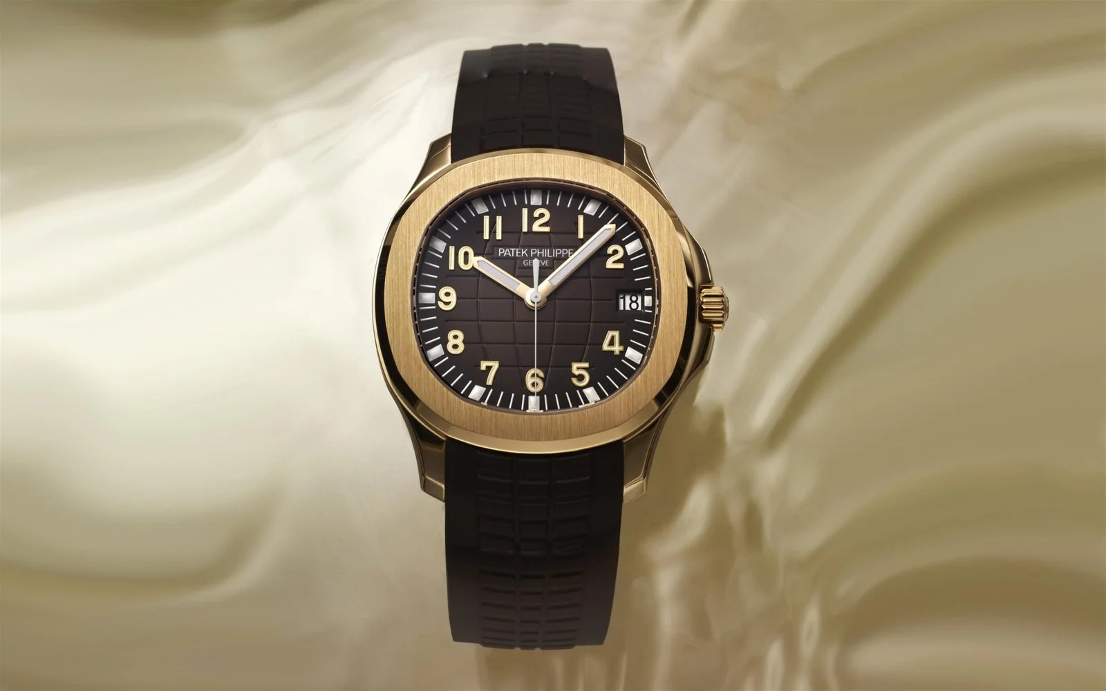 PATEK PHILIPPE AQUANAUT (GOLD GREEN) - Image 2