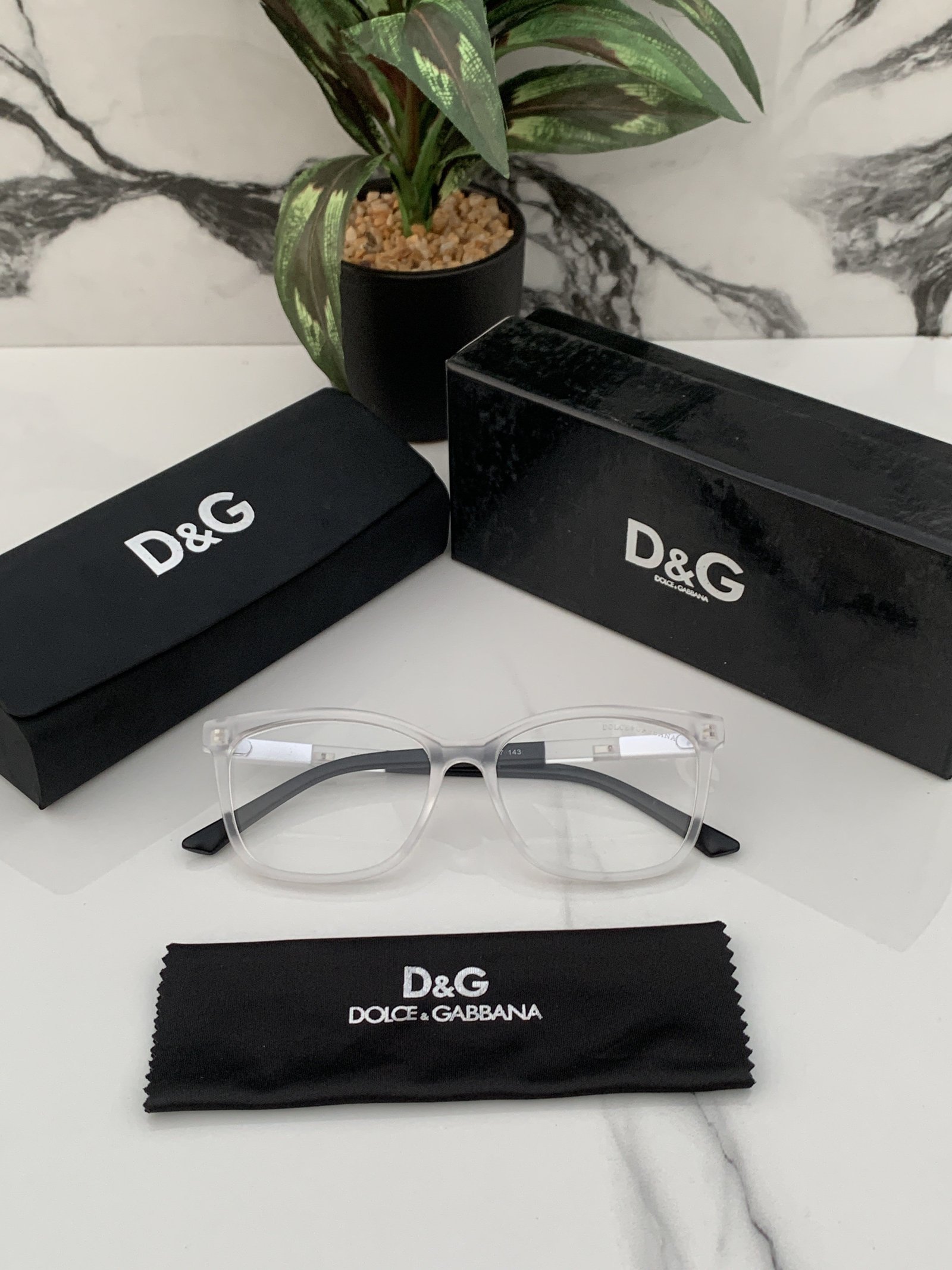 Branded D&G White Sunglasses (With Original Kit) - Image 3