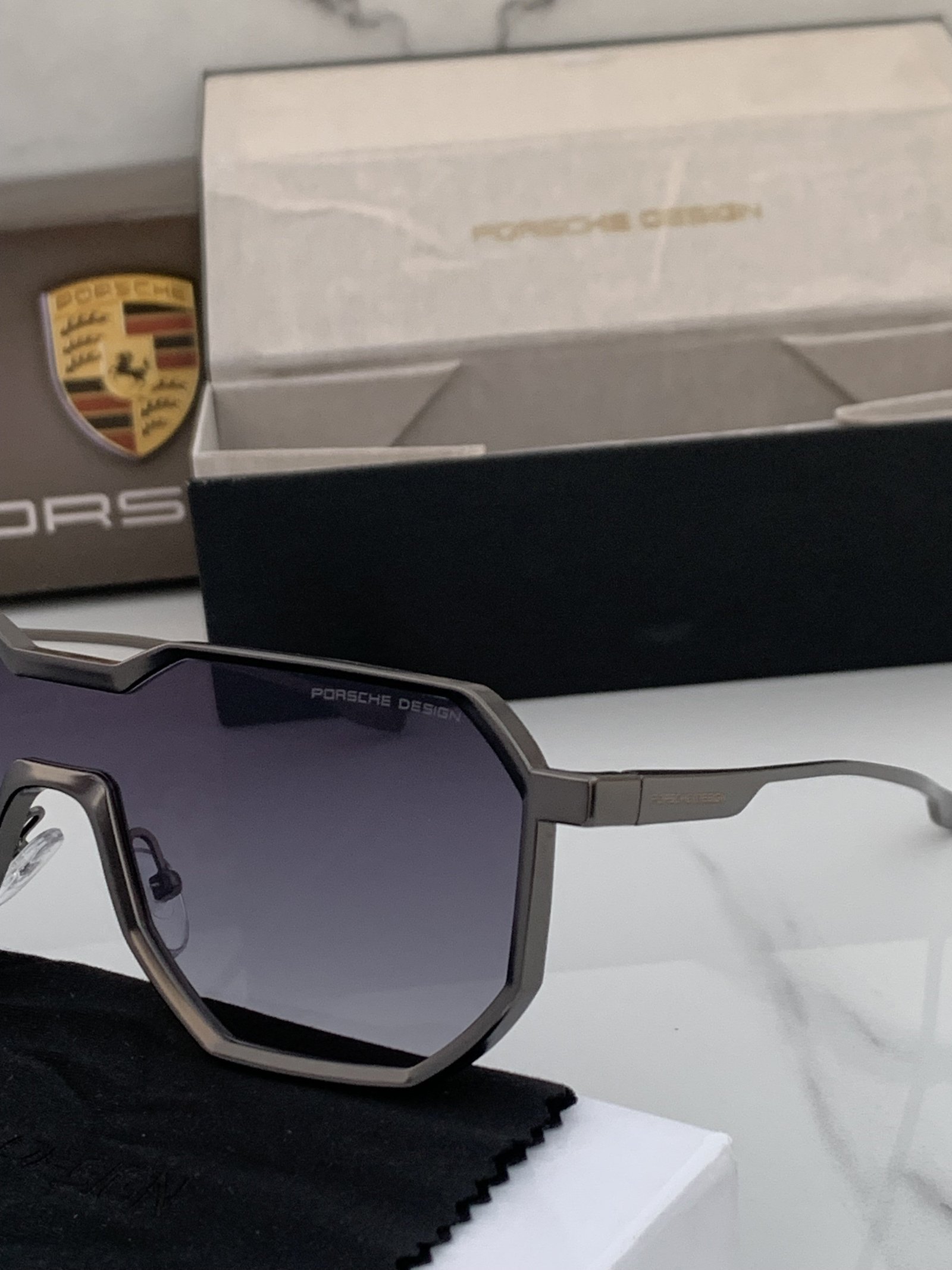 Branded Sunglasses design 98145 black shaded (With Original Kit) - Image 3