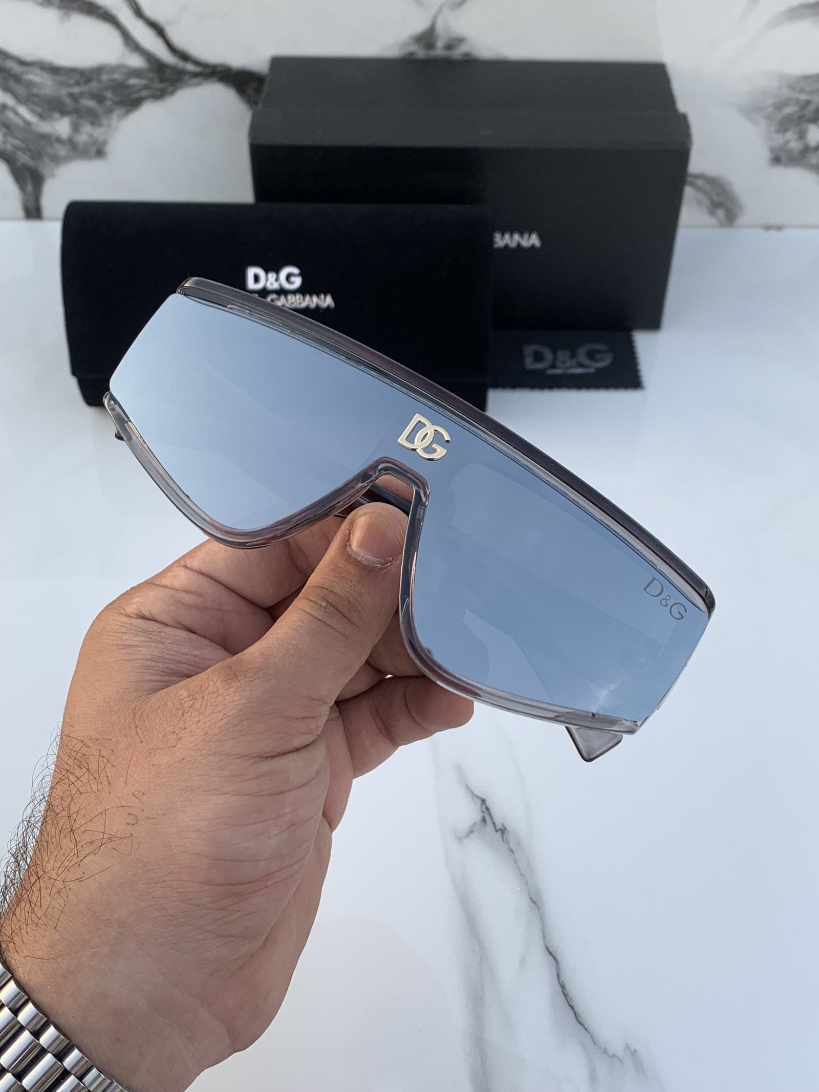 Branded D&G9529 Grey Sunglasses (With Original Kit) - Image 3