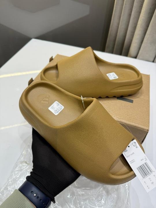 Adidas Yezzy Slides (Copy)