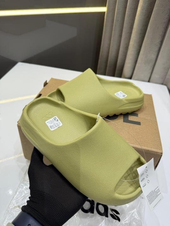Adidas Yezzy Slides