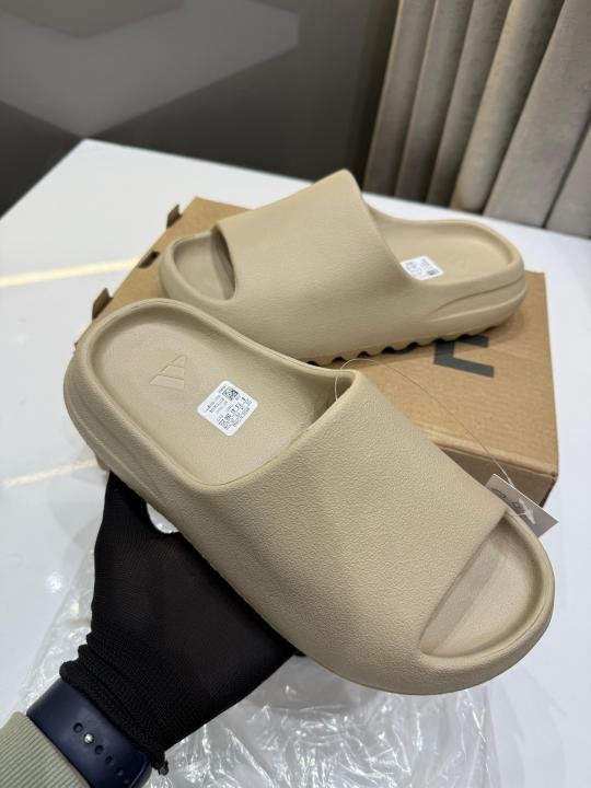 Adidas Yezzy Slides