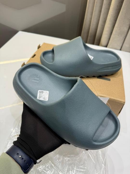 Adidas Yezzy Slides
