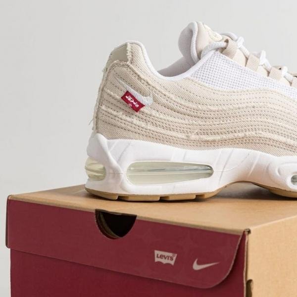 Levis x Air Max 95 OG Light Orewood Brown TOP BATCH UA - Image 4
