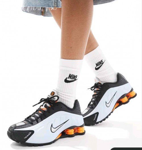 Nikee Shox R4 Bright Mandarin - Image 3