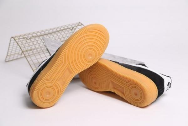 Nik.e AirForce 1 Low 07 Black Suede Gum - Image 3
