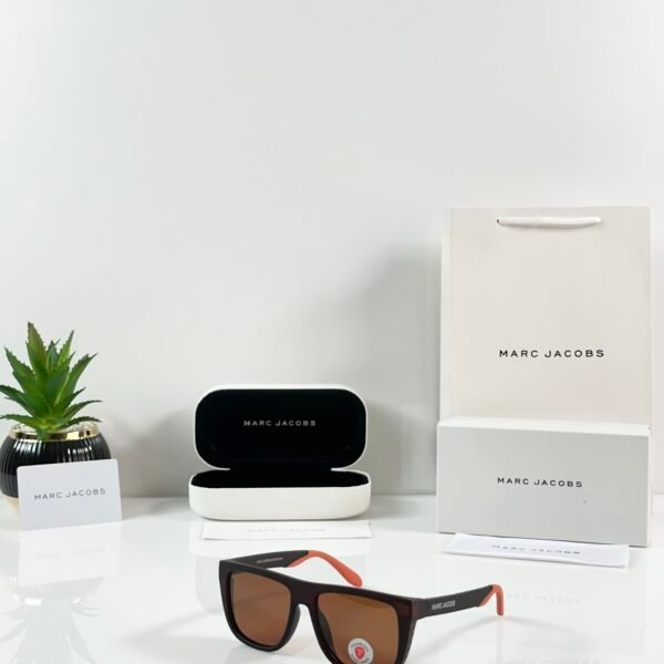 Marc Jacobs 2104 Matte Brown