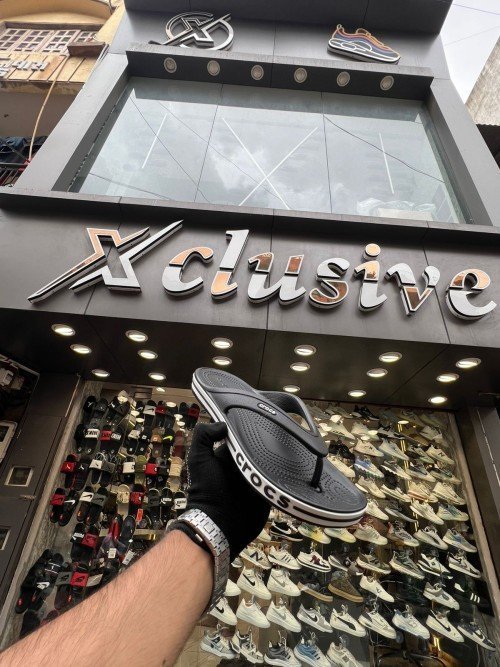CROC V SHAPE SLIDE