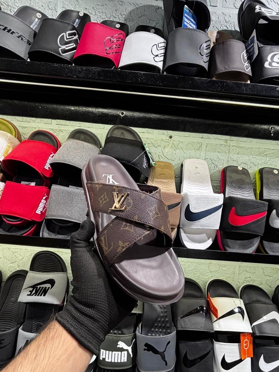LV SLIDE LATEST EDITION