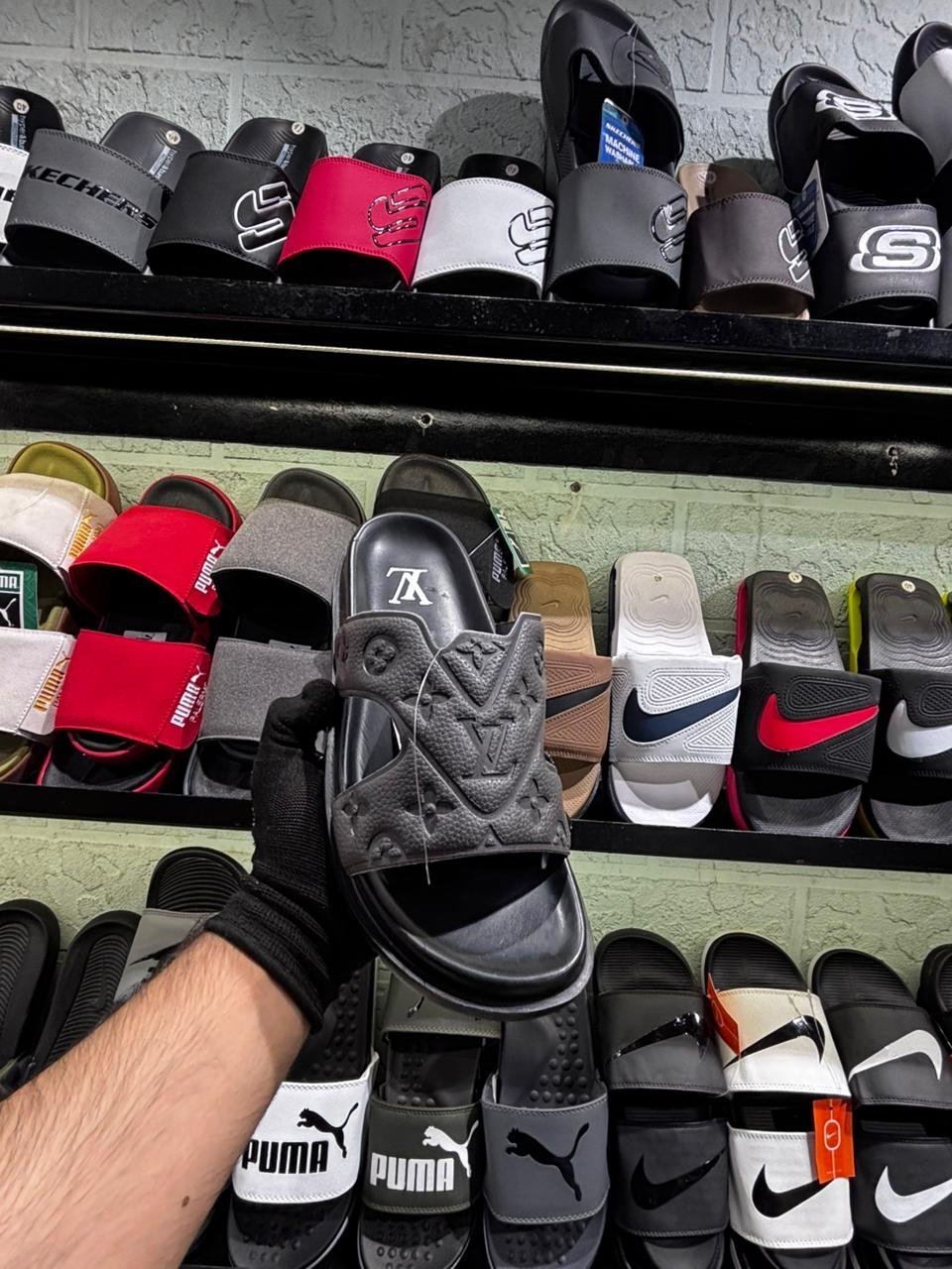 LV SLIDE LATEST EDITION