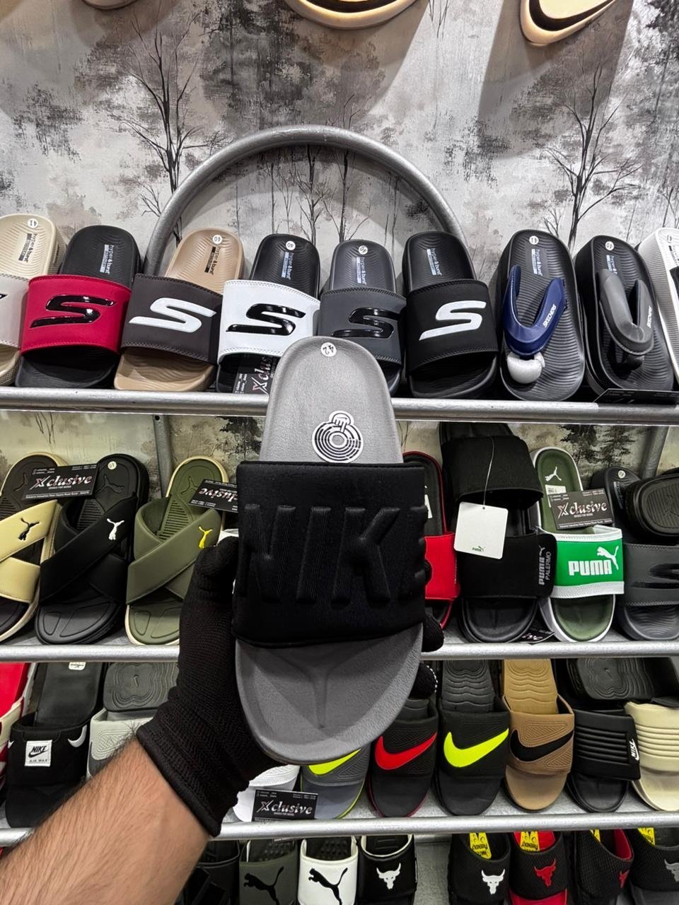NIKE OFFCOURT LATEST EDITION.