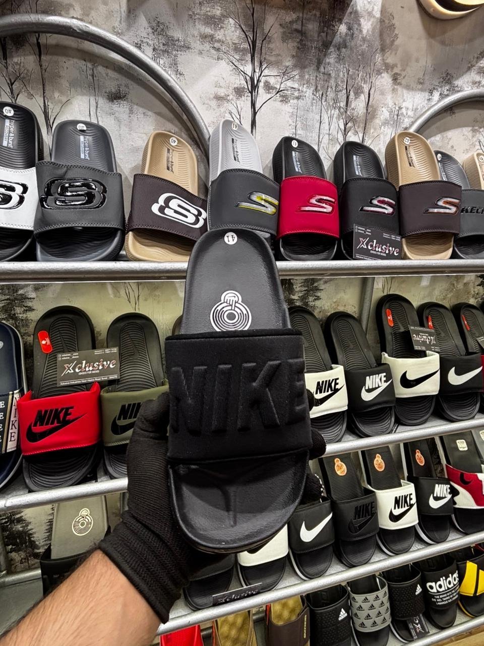 NIKE OFFCOURT LATEST EDITION.