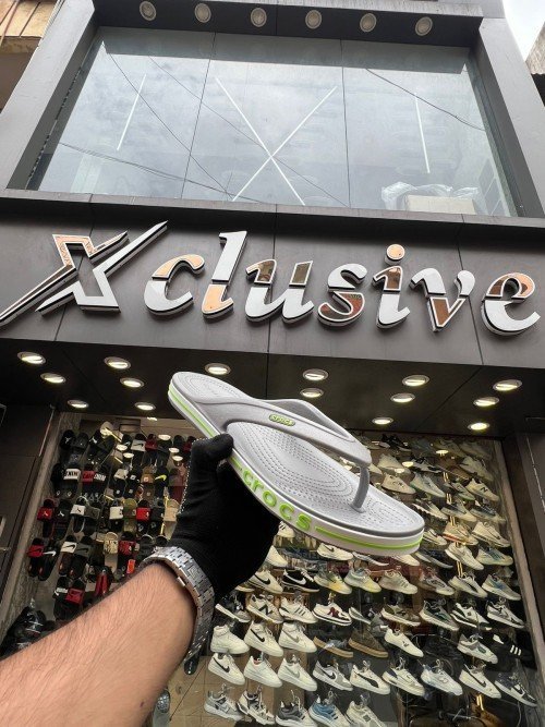 CROC V SHAPE SLIDE