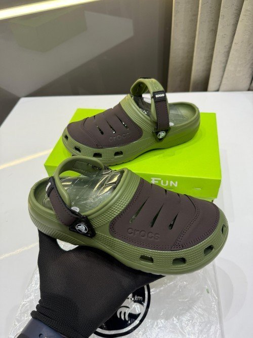 CROCS Yukon Men Clogs
