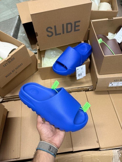 ADIDAS YEEZY SLIDE