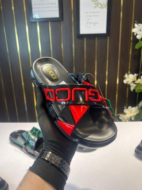 Guccii Italian Premium Logo Slide