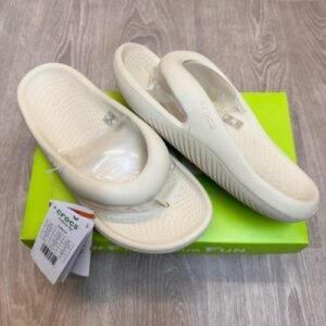 Crocs mellow recovery premium flip bone