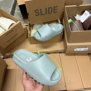 ADIDAS YEEZY SLIDE
